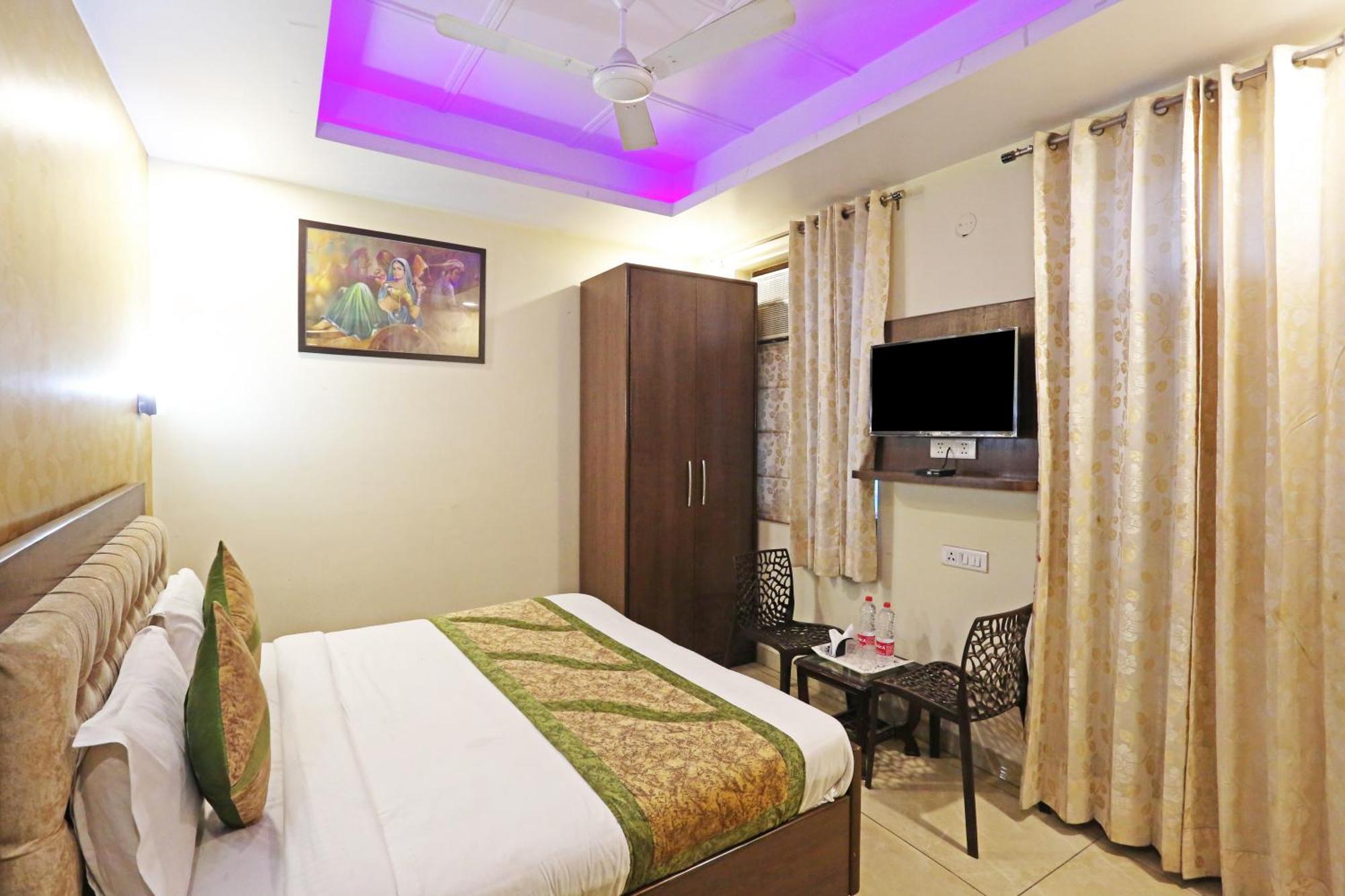 Red Stone Near Igi Airport Bed & Breakfast *